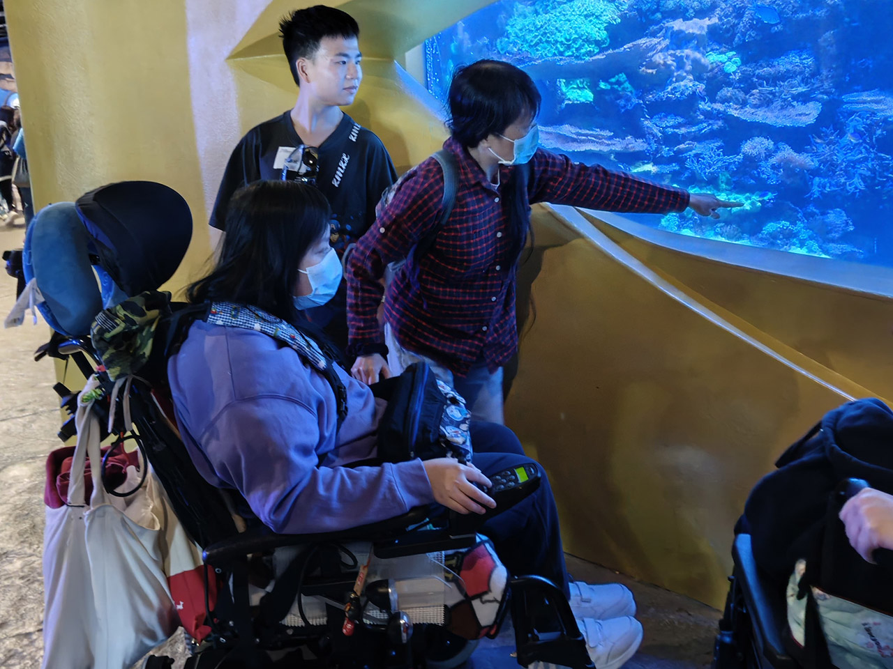 康栢義工隊攜手耀能協(xié)會傷健人士暖心同游海洋公園